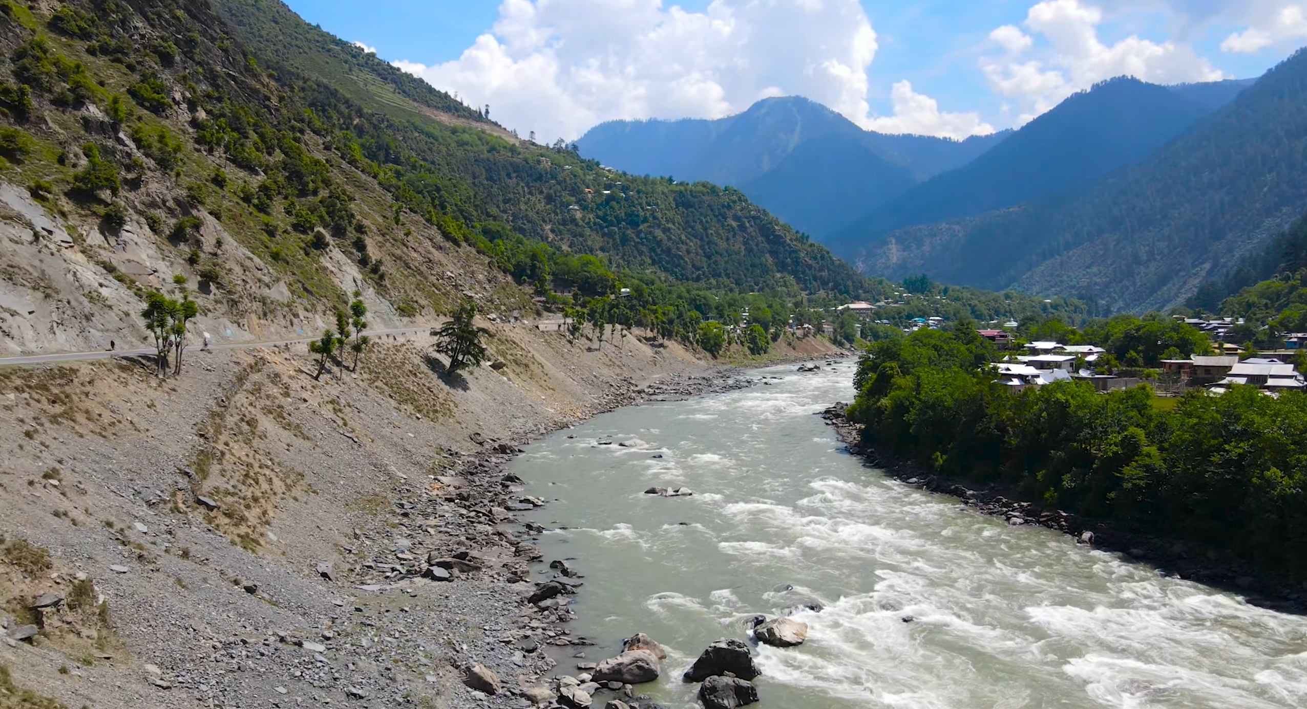 [2025] 9 Powerful Reasons to Visit Keran Valley (India-Pakistan Border)