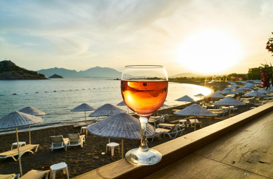 [2025] 9 Stunning Things to Do at Glass Pebble Beach (Hidden Gem!)