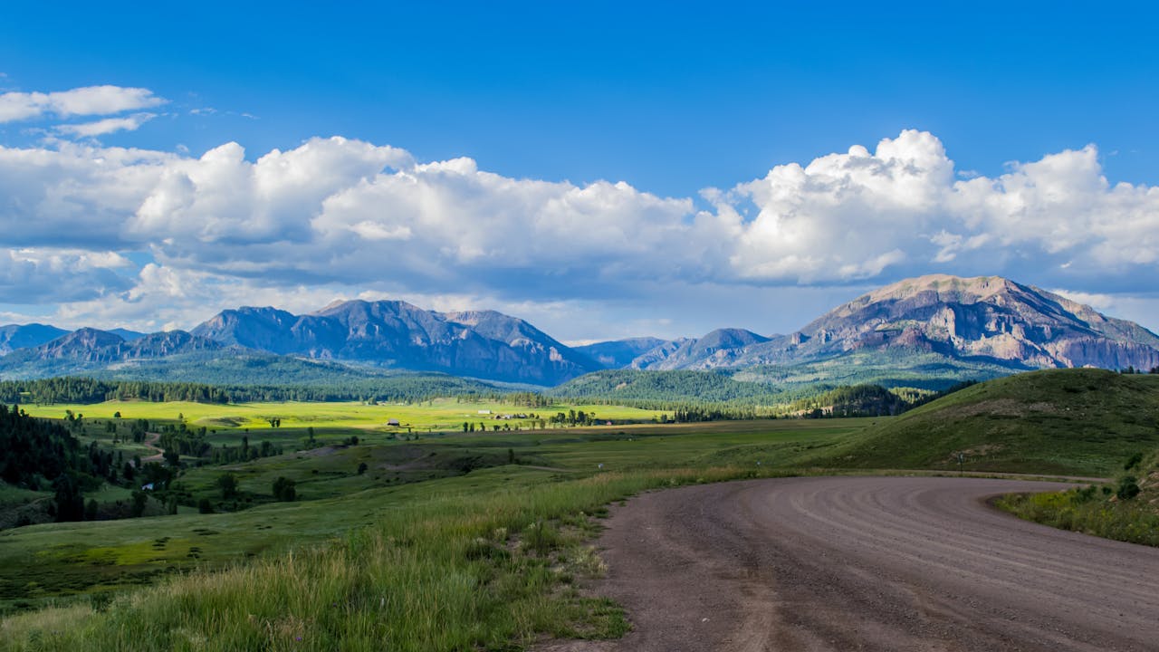[2025] 9 Best Times to Visit Colorado (Seasonal Travel Guide!)